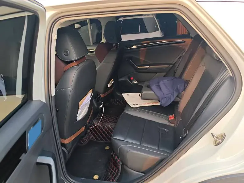 2022 Volkswagen T-Roc 1.4T 150HP L4 7DCT,autocango,china used car exporter,china ev exporter,chinese used car exporter,chinese used ev exporter