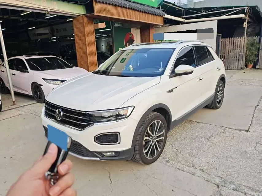 2022 Volkswagen T-Roc 1.4T 150HP L4 7DCT,autocango,china used car exporter,china ev exporter,chinese used car exporter,chinese used ev exporter