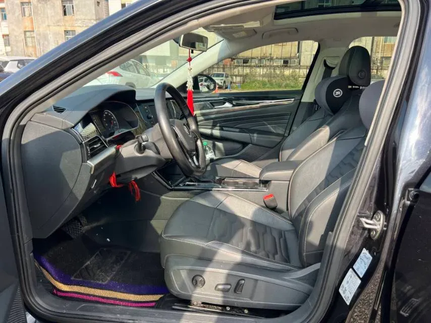 2019 Volvo V40 1.5T 152HP L4 6AT,autocango,china used car exporter,china ev exporter,chinese used car exporter,chinese used ev exporter