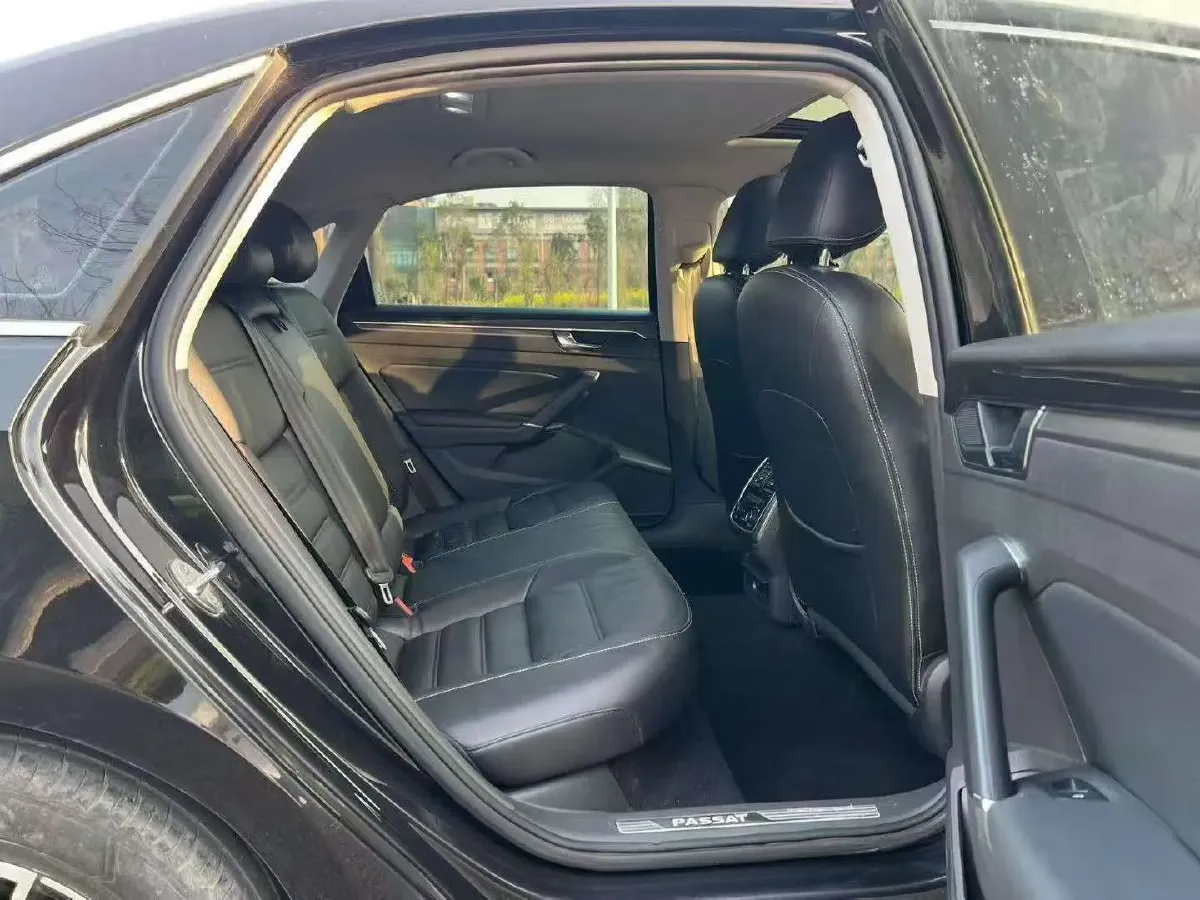 2017 Volkswagen Passat 1.8T 180HP L4 7DCT,autocango,china used car exporter,china ev exporter,chinese used car exporter,chinese used ev exporter