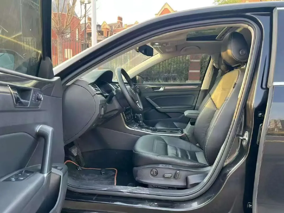 2017 Volkswagen Passat 1.8T 180HP L4 7DCT,autocango,china used car exporter,china ev exporter,chinese used car exporter,chinese used ev exporter