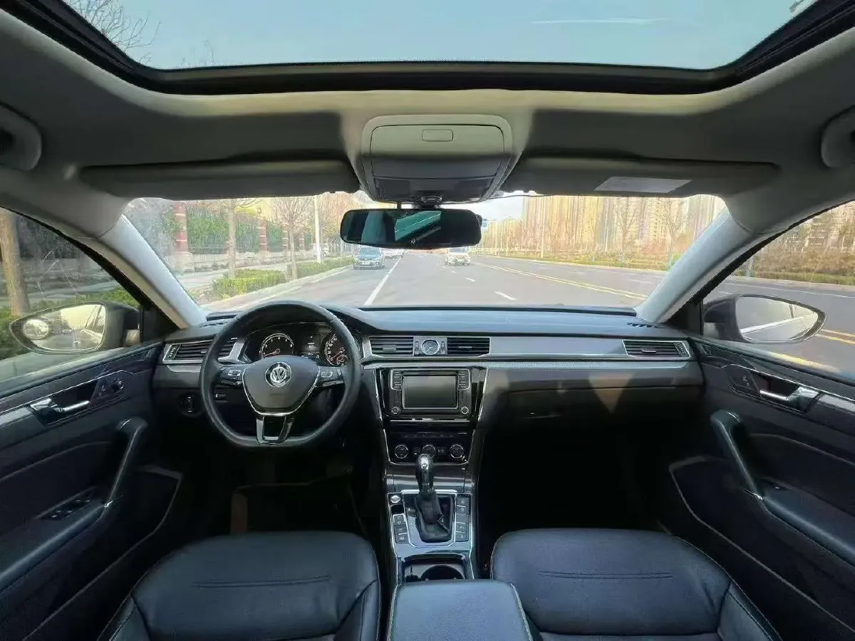 2017 Volkswagen Passat 1.8T 180HP L4 7DCT,autocango,china used car exporter,china ev exporter,chinese used car exporter,chinese used ev exporter