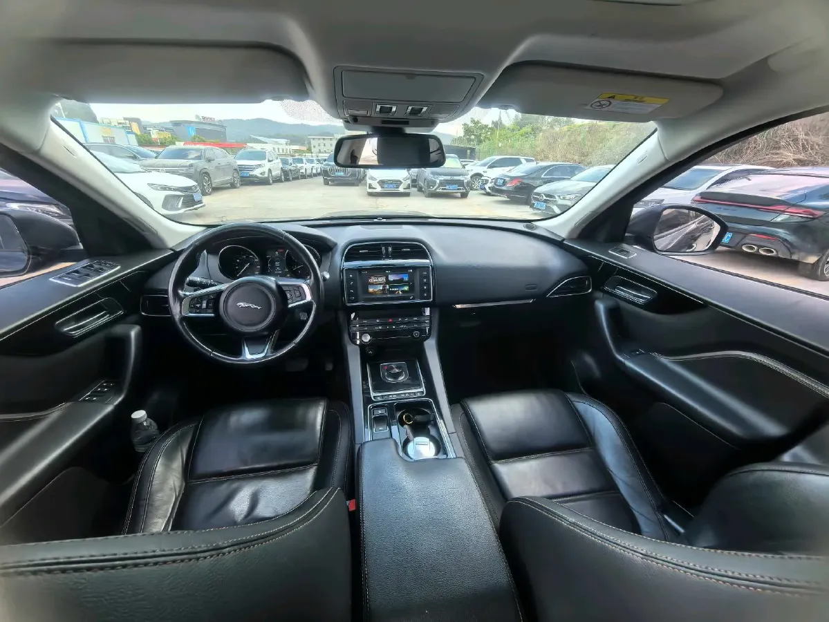 2018 Jaguar F-PACE 2.0T 250HP L4 8AT,autocango,china used car exporter,china ev exporter,chinese used car exporter,chinese used ev exporter