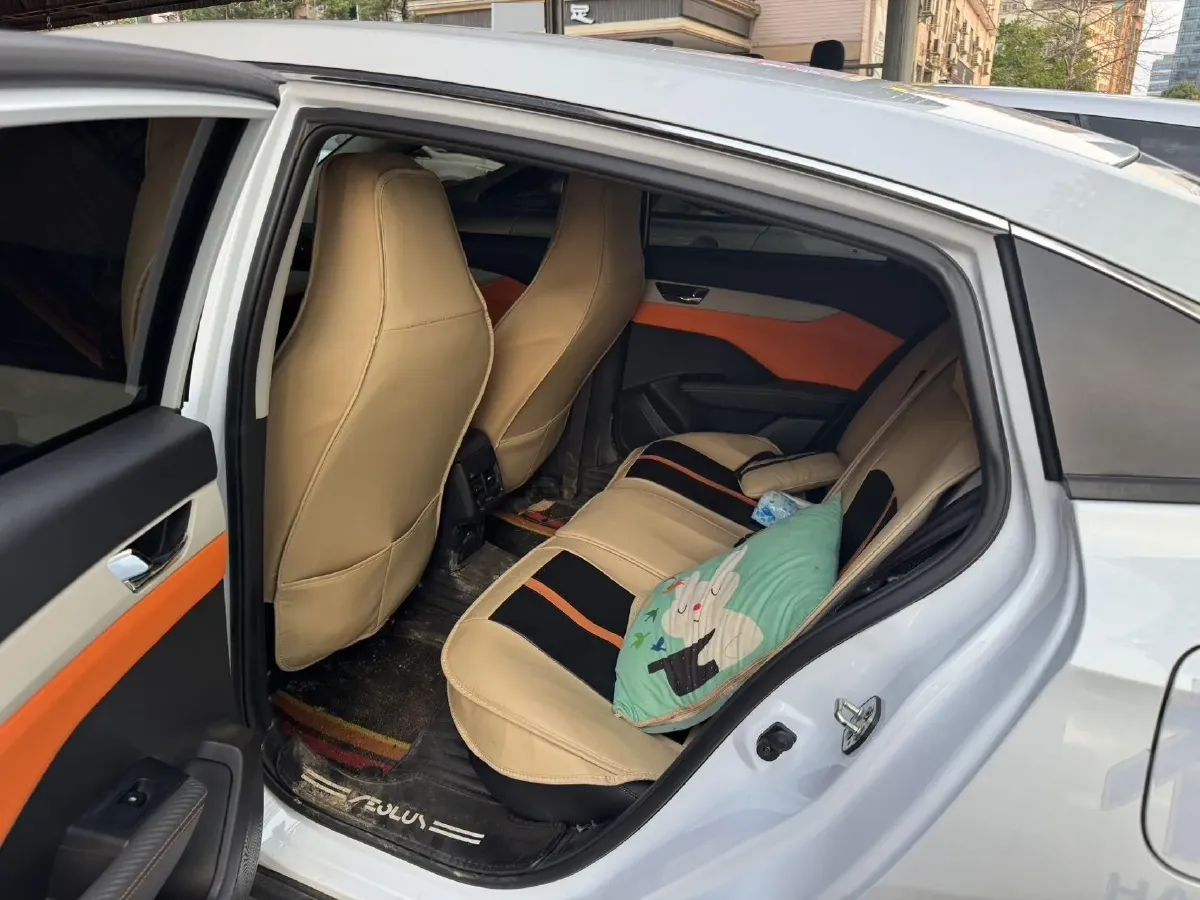 2023 DongFeng Aeolus YiXuan 1.5L 125HP L4 6DCT,autocango,china used car exporter,china ev exporter,chinese used car exporter,chinese used ev exporter