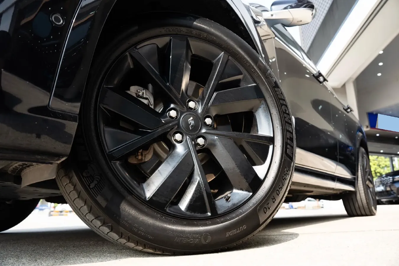 2023 Li L8 Range Extended 154HP REEV 40.9KWH,autocango,china used car exporter,china ev exporter,chinese used car exporter,chinese used ev exporter