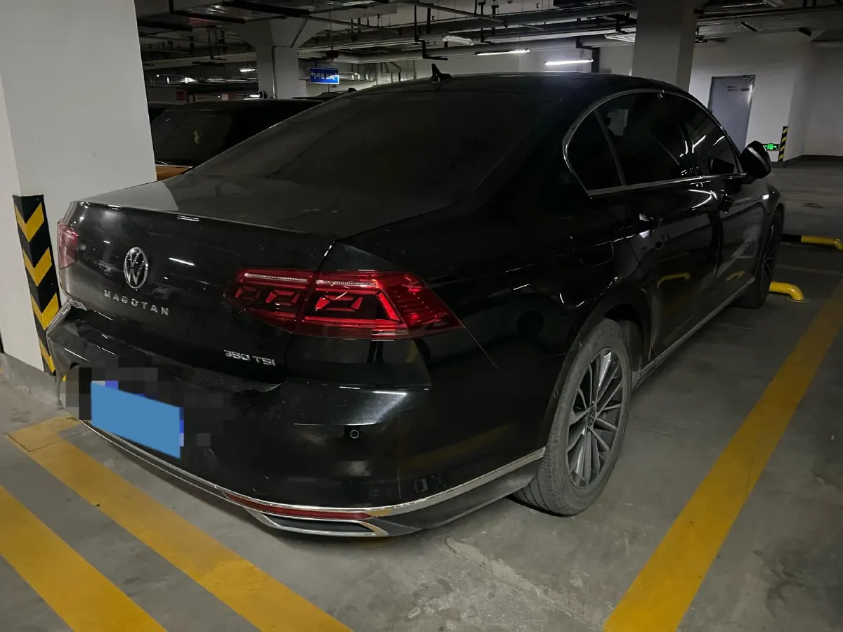 2020 Volkswagen Magotan 2.0T 220HP L4 7DCT,autocango,china used car exporter,china ev exporter,chinese used car exporter,chinese used ev exporter