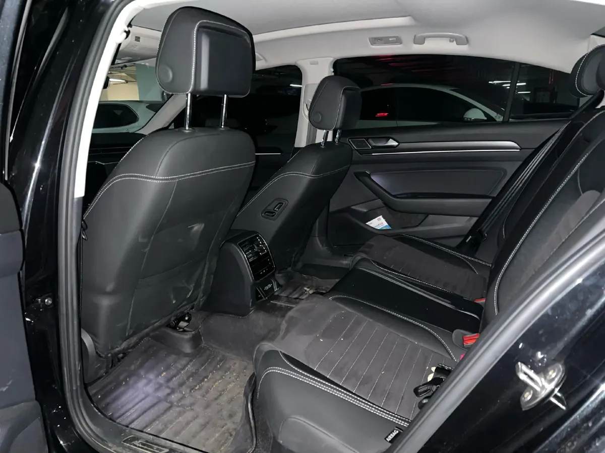 2020 Volkswagen Magotan 2.0T 220HP L4 7DCT,autocango,china used car exporter,china ev exporter,chinese used car exporter,chinese used ev exporter