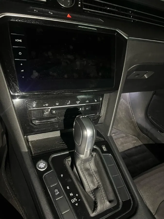 2020 Volkswagen Magotan 2.0T 220HP L4 7DCT,autocango,china used car exporter,china ev exporter,chinese used car exporter,chinese used ev exporter