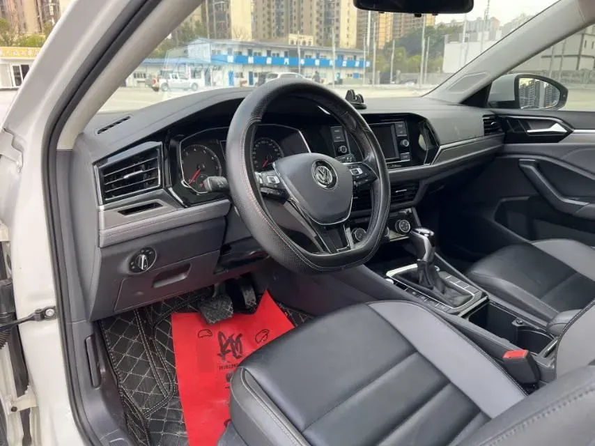 2019 Jeep Renegade 1.3T 173HP L4 7DCT,autocango,china used car exporter,china ev exporter,chinese used car exporter,chinese used ev exporter