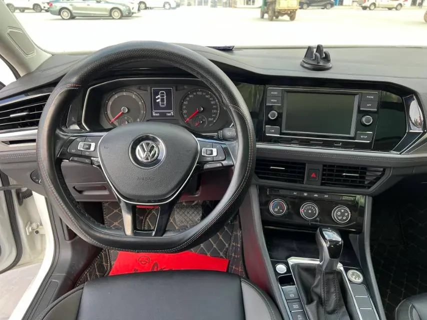 2019 Jeep Renegade 1.3T 173HP L4 7DCT,autocango,china used car exporter,china ev exporter,chinese used car exporter,chinese used ev exporter