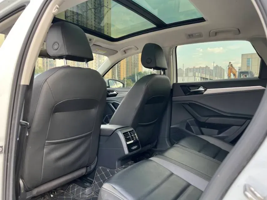 2019 Jeep Renegade 1.3T 173HP L4 7DCT,autocango,china used car exporter,china ev exporter,chinese used car exporter,chinese used ev exporter