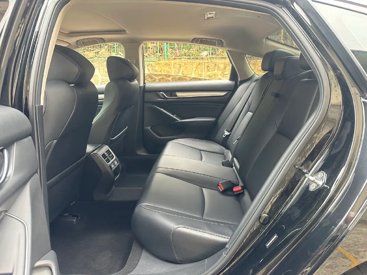 2022 Honda Accord 1.5T 194HP L4 CVT,autocango,china used car exporter,china ev exporter,chinese used car exporter,chinese used ev exporter