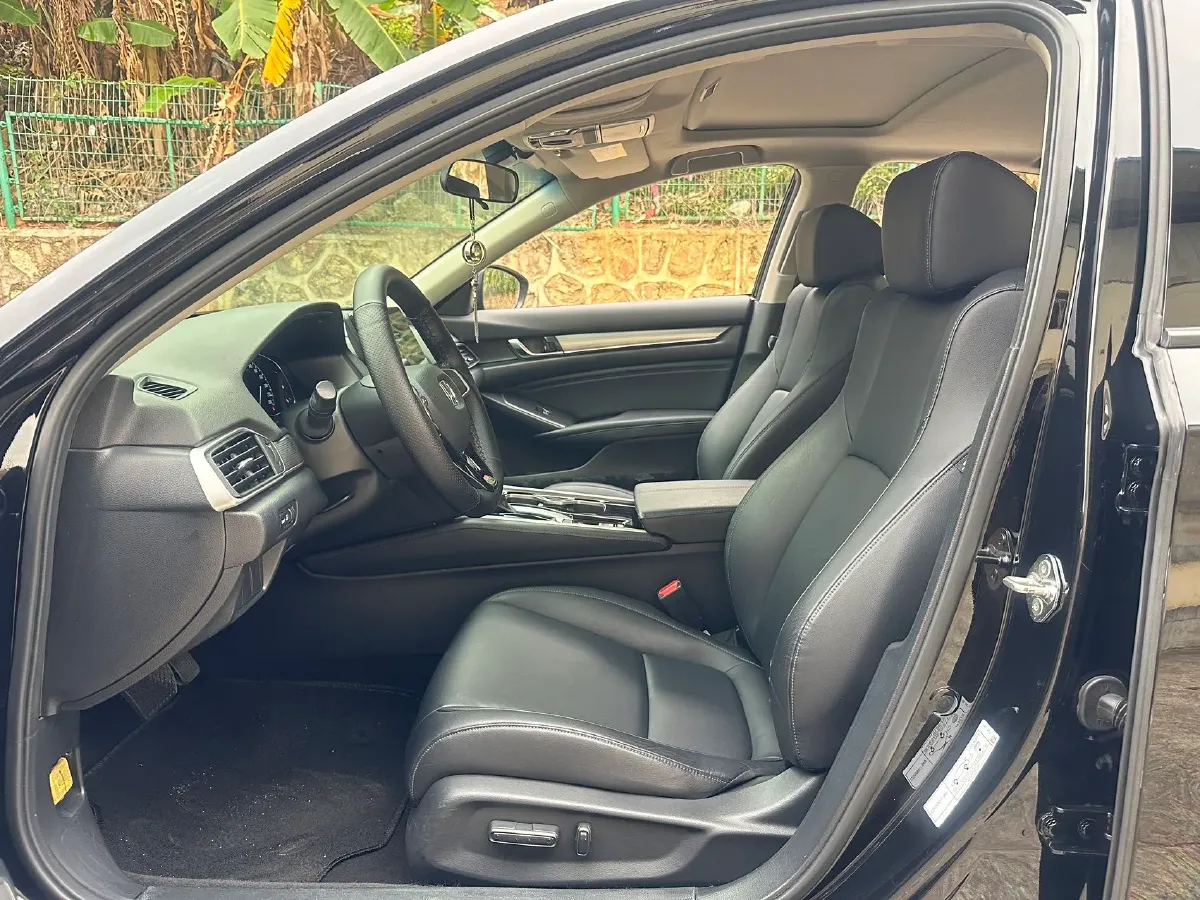 2022 Honda Accord 1.5T 194HP L4 CVT,autocango,china used car exporter,china ev exporter,chinese used car exporter,chinese used ev exporter