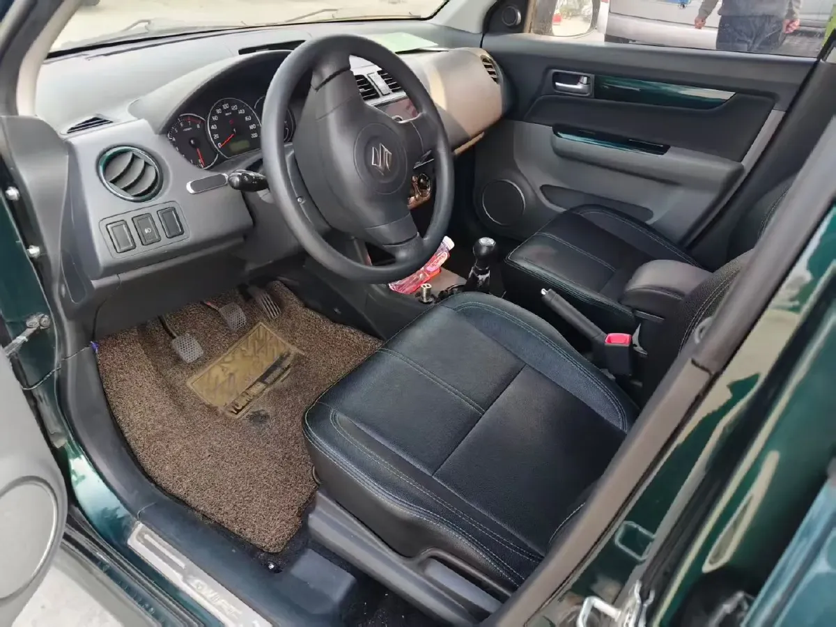 2016 Suzuki Swift 1.5L 103HP L4 5MT,autocango,china used car exporter,china ev exporter,chinese used car exporter,chinese used ev exporter