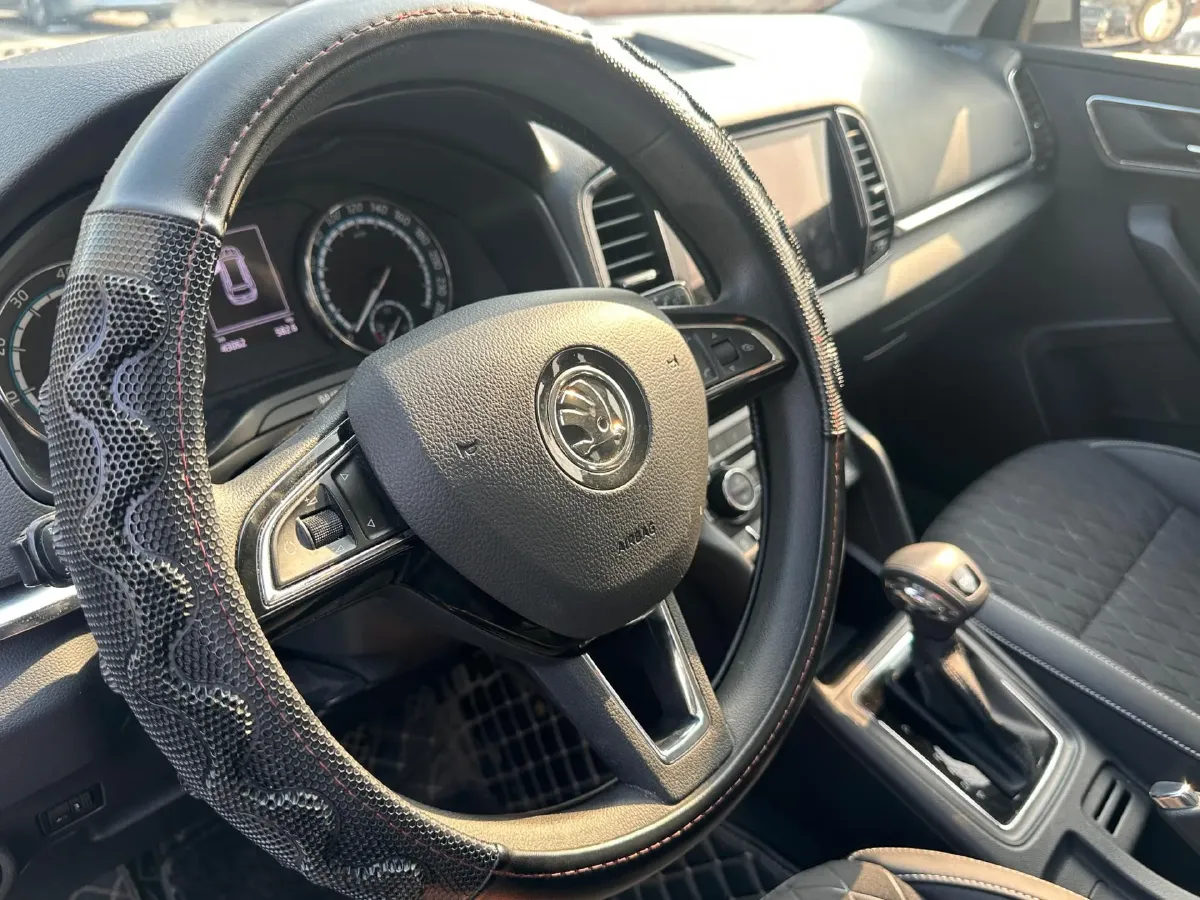 2019 Skoda Octavia 1.4T 150HP L4 7DCT,autocango,china used car exporter,china ev exporter,chinese used car exporter,chinese used ev exporter