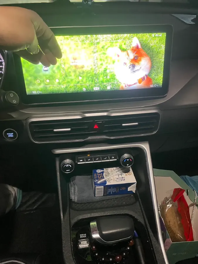 2021 Geely Coolray 1.4T 141HP L4 6DCT,autocango,china used car exporter,china ev exporter,chinese used car exporter,chinese used ev exporter