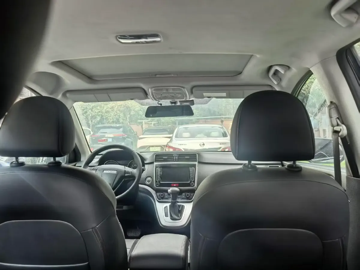 2019 Haval M6 1.5T 150HP L4 7DCT,autocango,china used car exporter,china ev exporter,chinese used car exporter,chinese used ev exporter