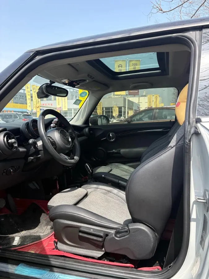 2020 MINI MINI 1.5T 136HP L3 7DCT,autocango,china used car exporter,china ev exporter,chinese used car exporter,chinese used ev exporter