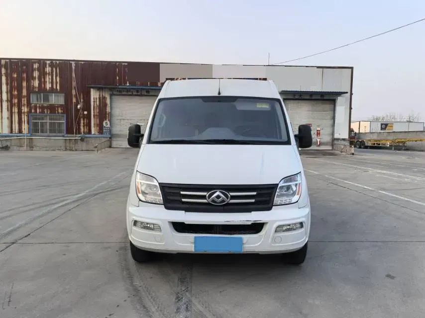 2023 MAXUS XinTu V80 2.0T 127HP L4 6MT,autocango,china used car exporter,china ev exporter,chinese used car exporter,chinese used ev exporter