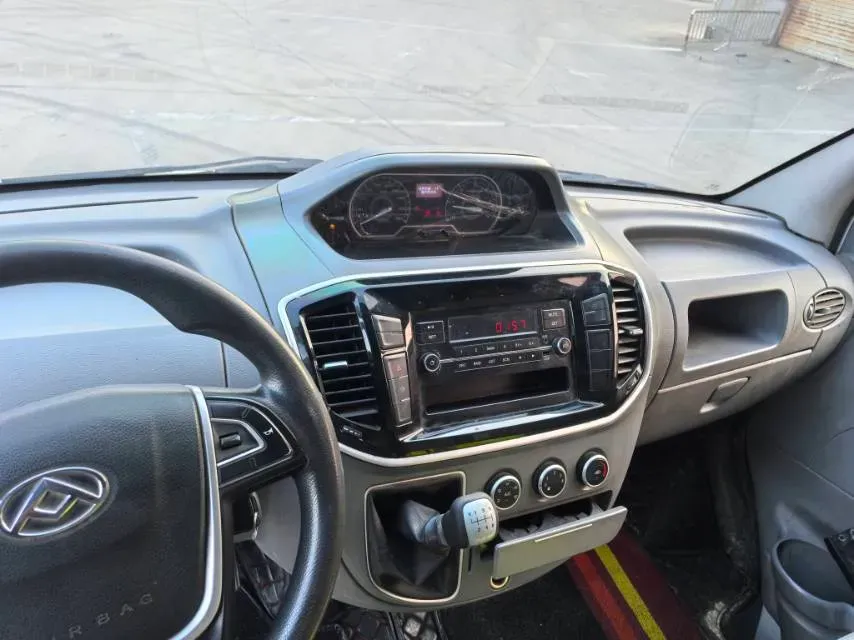 2023 MAXUS XinTu V80 2.0T 127HP L4 6MT,autocango,china used car exporter,china ev exporter,chinese used car exporter,chinese used ev exporter