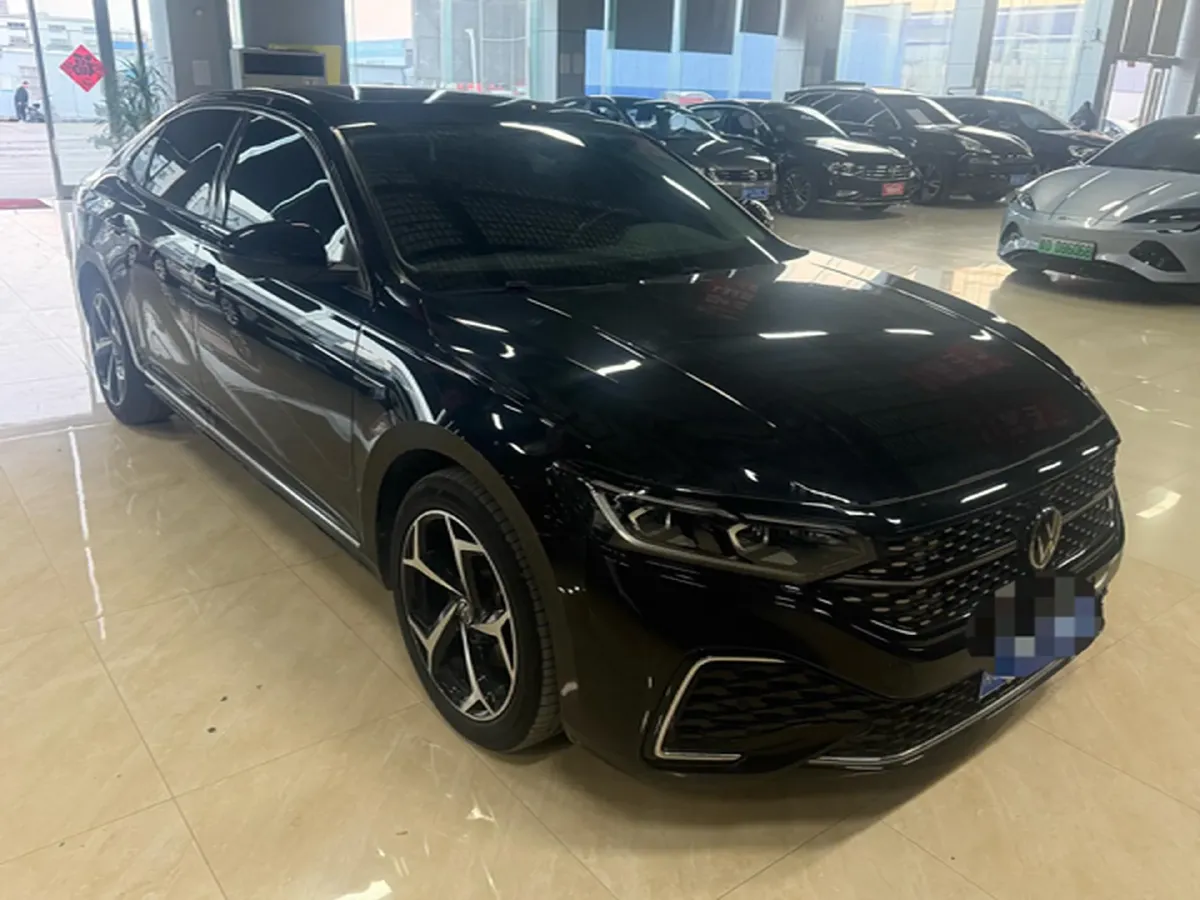 2024 Volkswagen Passat 2.0T 220HP L4 7DCT,autocango,china used car exporter,china ev exporter,chinese used car exporter,chinese used ev exporter