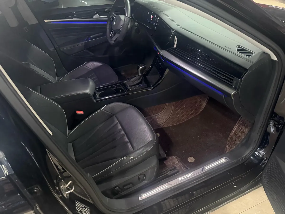 2024 Volkswagen Passat 2.0T 220HP L4 7DCT,autocango,china used car exporter,china ev exporter,chinese used car exporter,chinese used ev exporter