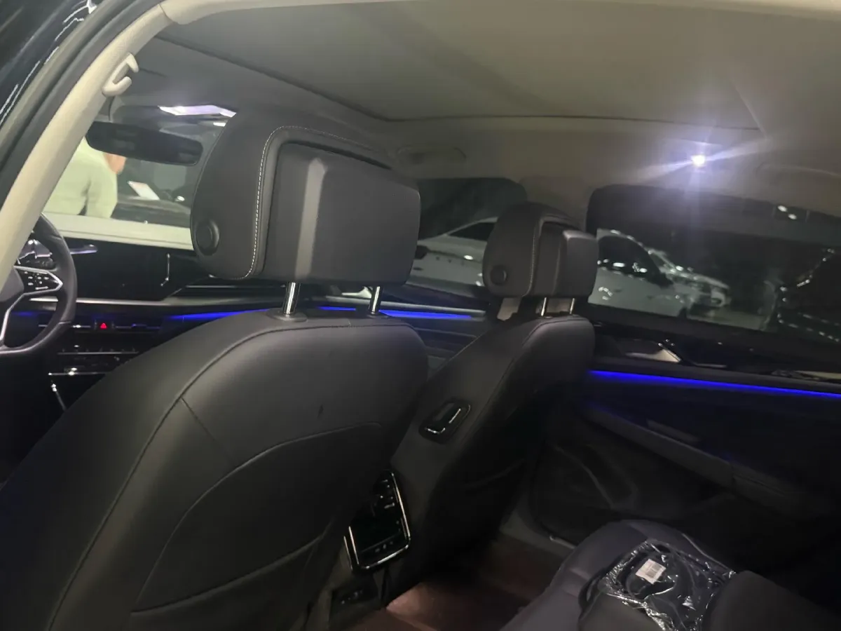 2024 Volkswagen Passat 2.0T 220HP L4 7DCT,autocango,china used car exporter,china ev exporter,chinese used car exporter,chinese used ev exporter