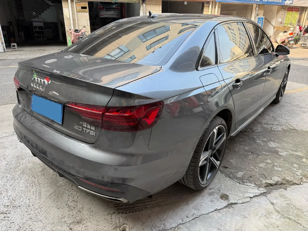 2024 Audi A4L 2.0T 190HP L4 7DCT,autocango,china used car exporter,china ev exporter,chinese used car exporter,chinese used ev exporter