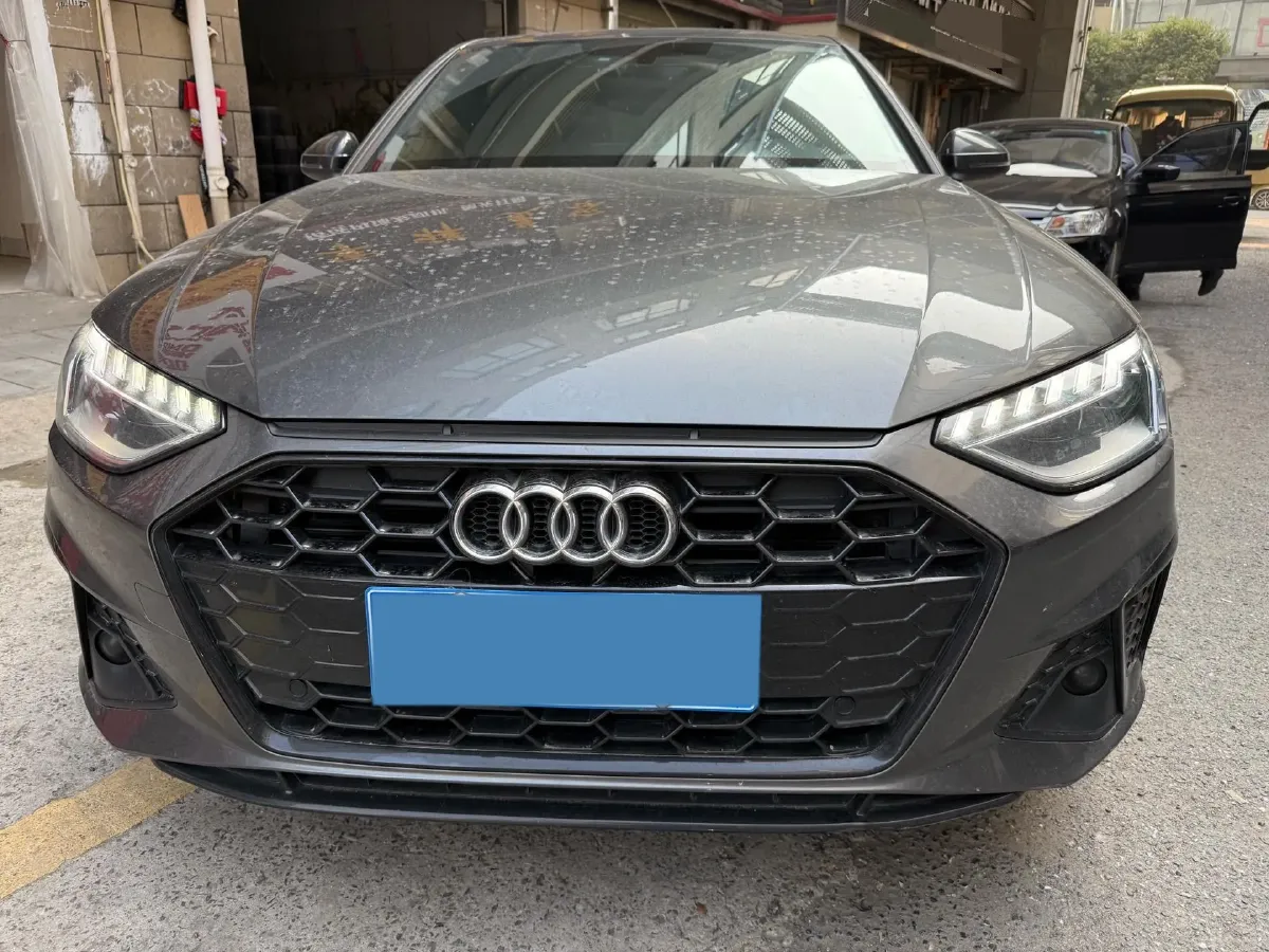 2024 Audi A4L 2.0T 190HP L4 7DCT,autocango,china used car exporter,china ev exporter,chinese used car exporter,chinese used ev exporter