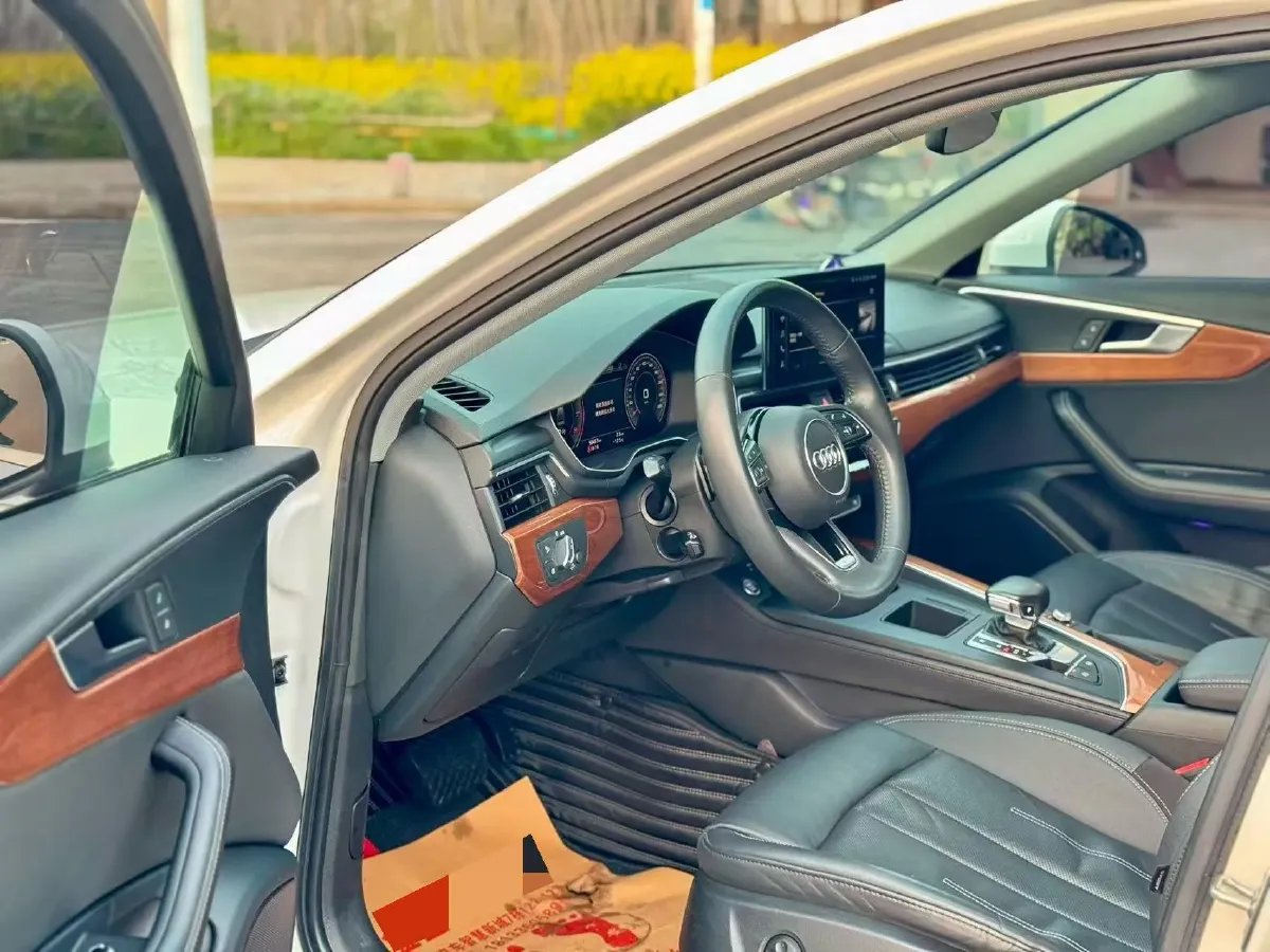 2020 Audi A4L 2.0T 190HP L4 7DCT,autocango,china used car exporter,china ev exporter,chinese used car exporter,chinese used ev exporter