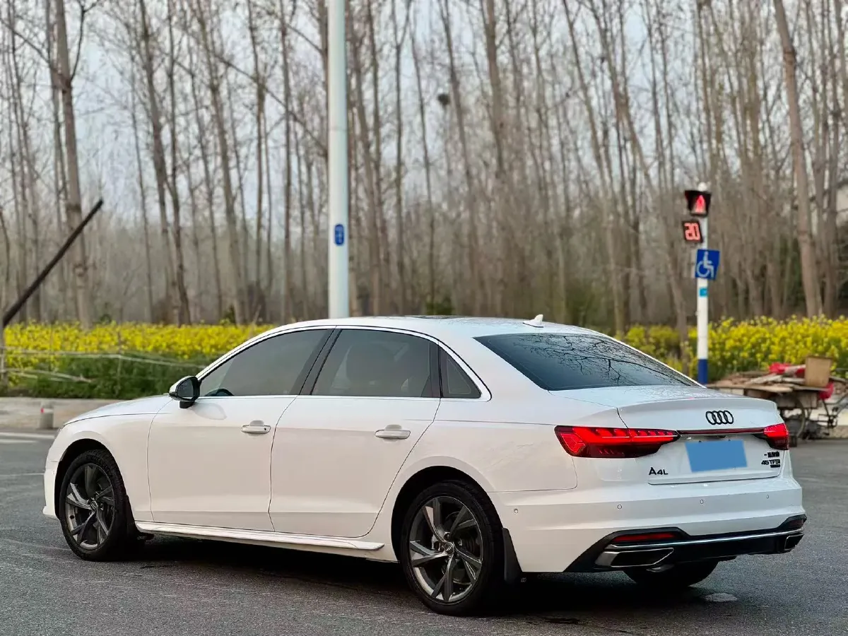 2020 Audi A4L 2.0T 190HP L4 7DCT,autocango,china used car exporter,china ev exporter,chinese used car exporter,chinese used ev exporter