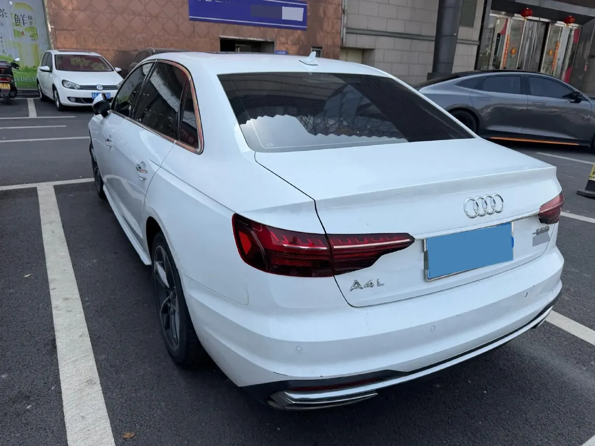 2022 Audi A4L 2.0T 190HP L4 7DCT,autocango,china used car exporter,china ev exporter,chinese used car exporter,chinese used ev exporter