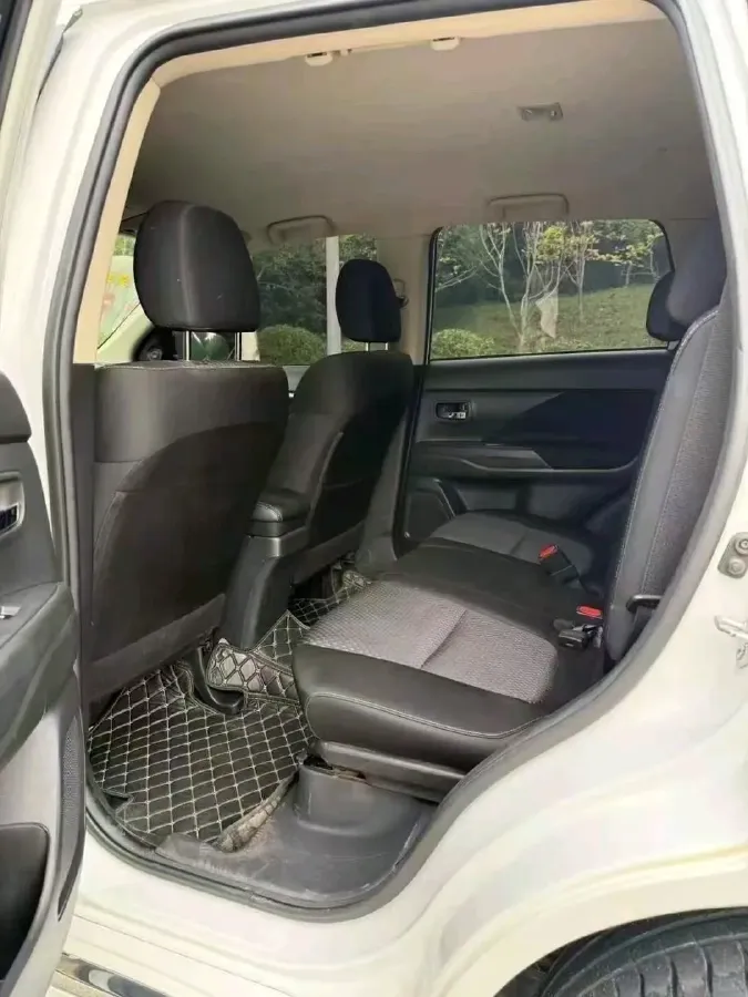 2021 Mitsubishi Outlander 2.0L 166HP L4 CVT,autocango,china used car exporter,china ev exporter,chinese used car exporter,chinese used ev exporter