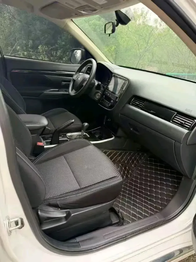 2021 Mitsubishi Outlander 2.0L 166HP L4 CVT,autocango,china used car exporter,china ev exporter,chinese used car exporter,chinese used ev exporter