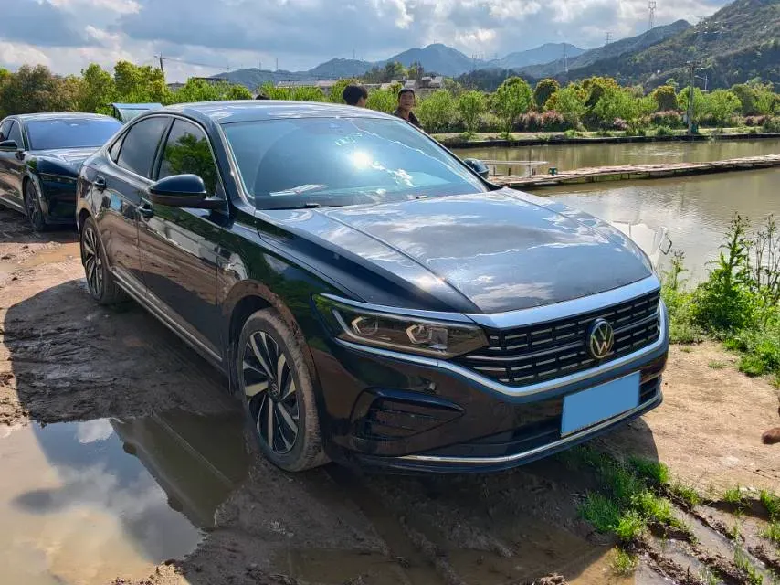 2024 Volkswagen Passat 2.0T 220HP L4 7DCT,autocango,china used car exporter,china ev exporter,chinese used car exporter,chinese used ev exporter