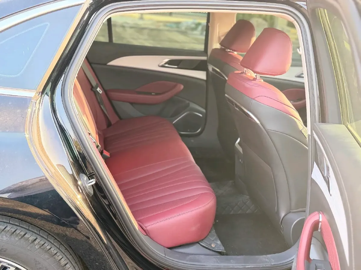 2025 HongQi H5 1.5T 169HP L4 1DHT Hybrid,autocango,china used car exporter,china ev exporter,chinese used car exporter,chinese used ev exporter