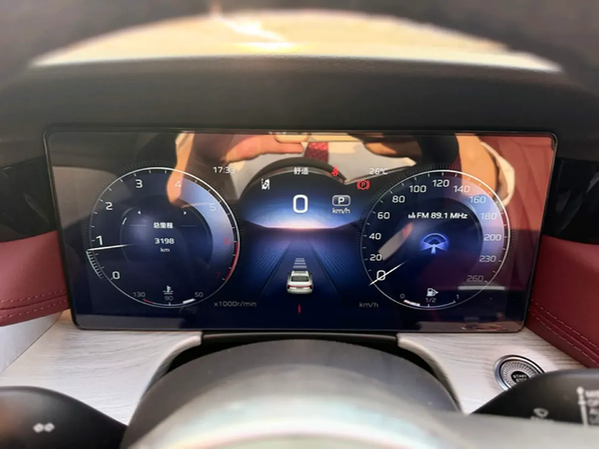 2025 HongQi H5 1.5T 169HP L4 1DHT Hybrid,autocango,china used car exporter,china ev exporter,chinese used car exporter,chinese used ev exporter