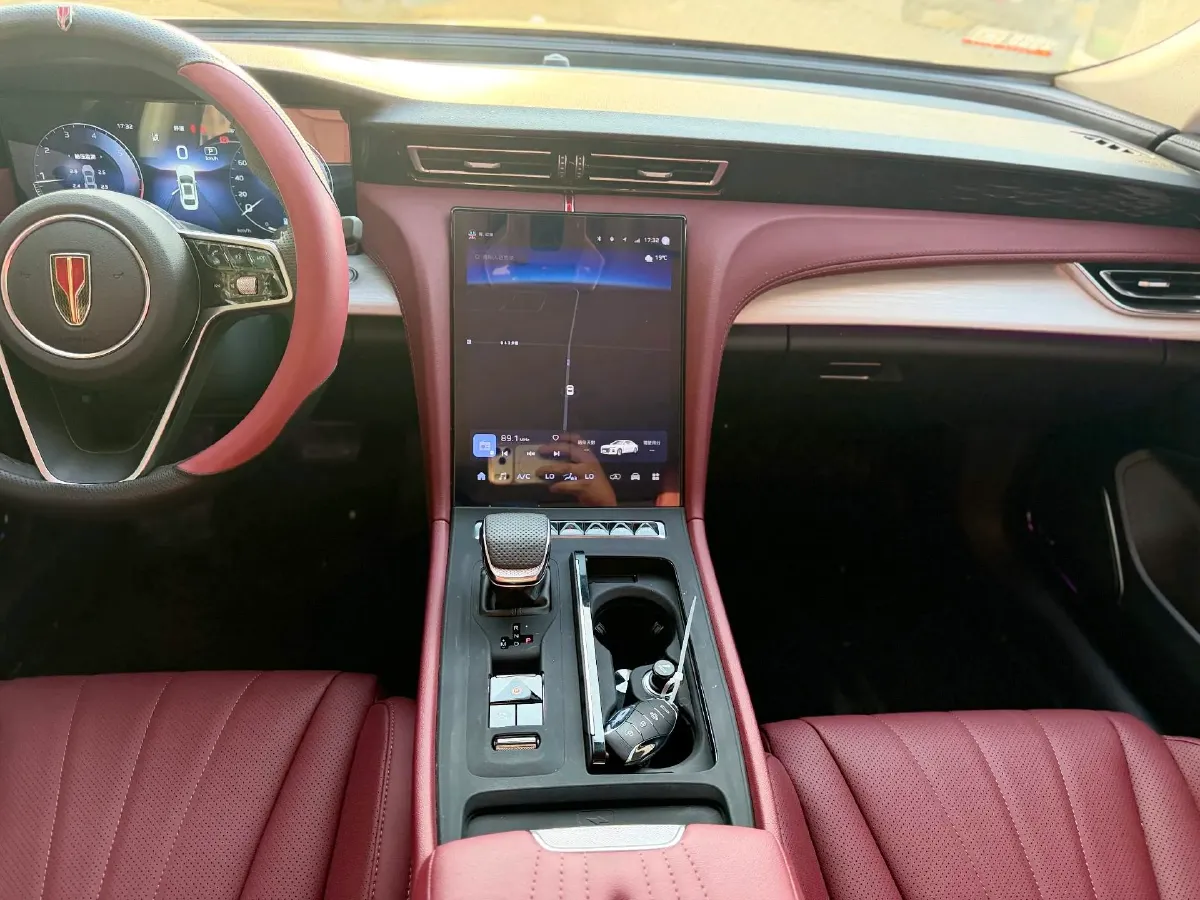 2025 HongQi H5 1.5T 169HP L4 1DHT Hybrid,autocango,china used car exporter,china ev exporter,chinese used car exporter,chinese used ev exporter