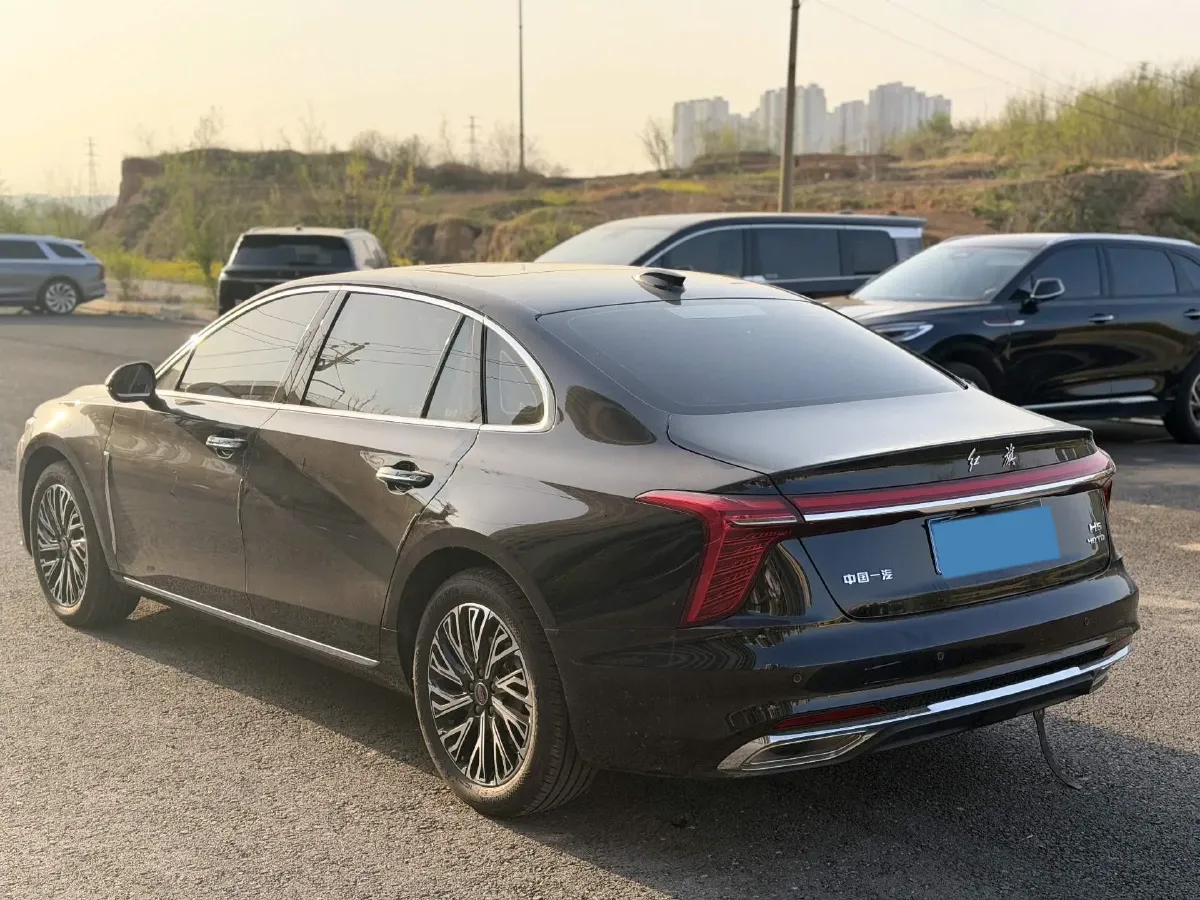2025 HongQi H5 1.5T 169HP L4 1DHT Hybrid,autocango,china used car exporter,china ev exporter,chinese used car exporter,chinese used ev exporter