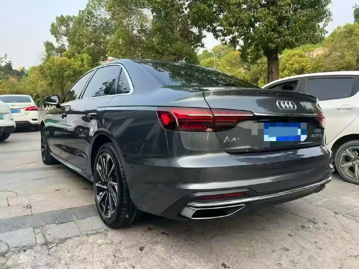 2024 Audi A4L 2.0T 190HP L4 7DCT,autocango,china used car exporter,china ev exporter,chinese used car exporter,chinese used ev exporter