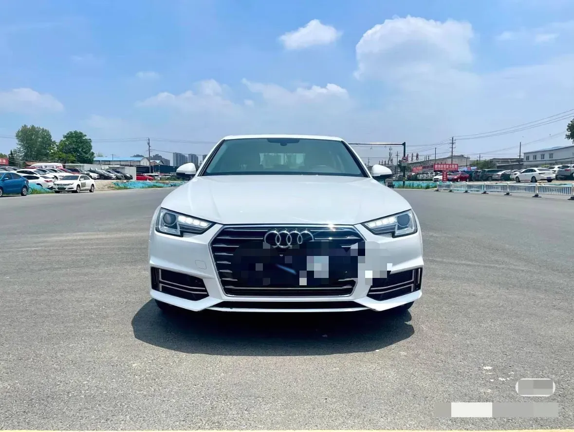 2022 Audi A4L 2.0T 150HP L4 7DCT,autocango,china used car exporter,china ev exporter,chinese used car exporter,chinese used ev exporter