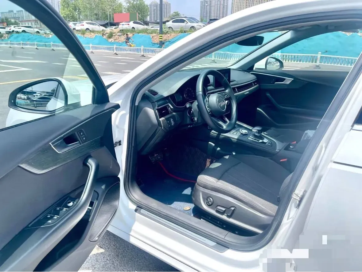 2022 Audi A4L 2.0T 150HP L4 7DCT,autocango,china used car exporter,china ev exporter,chinese used car exporter,chinese used ev exporter