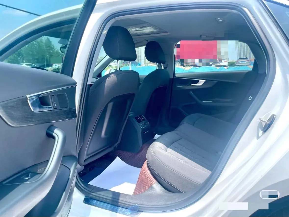 2022 Audi A4L 2.0T 150HP L4 7DCT,autocango,china used car exporter,china ev exporter,chinese used car exporter,chinese used ev exporter