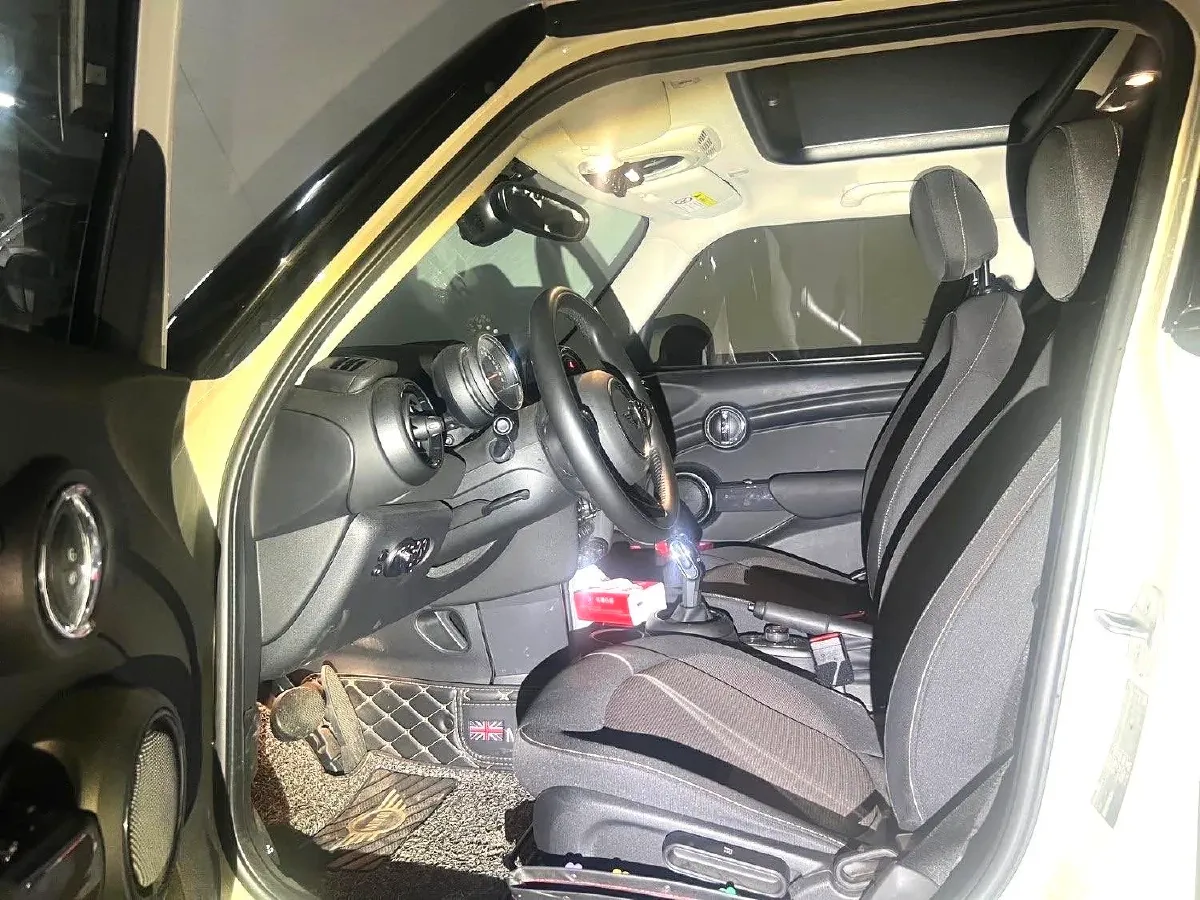 2021 MINI MINI 1.5T 102HP L3 7DCT,autocango,china used car exporter,china ev exporter,chinese used car exporter,chinese used ev exporter