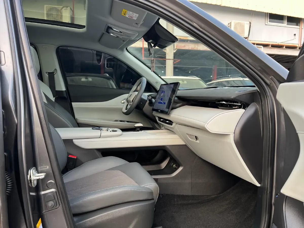 2025 ChangAn UNI-Z 1.5T 188HP L4 7DCT,autocango,china used car exporter,china ev exporter,chinese used car exporter,chinese used ev exporter