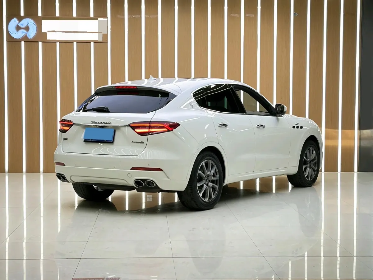 2022 Maserati Levante 2.0T 330HP L4 8AT,autocango,china used car exporter,china ev exporter,chinese used car exporter,chinese used ev exporter