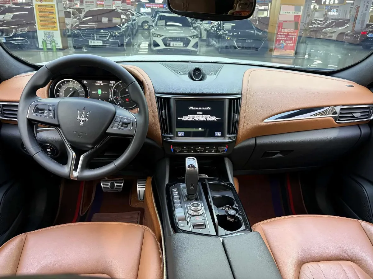 2022 Maserati Levante 2.0T 330HP L4 8AT,autocango,china used car exporter,china ev exporter,chinese used car exporter,chinese used ev exporter