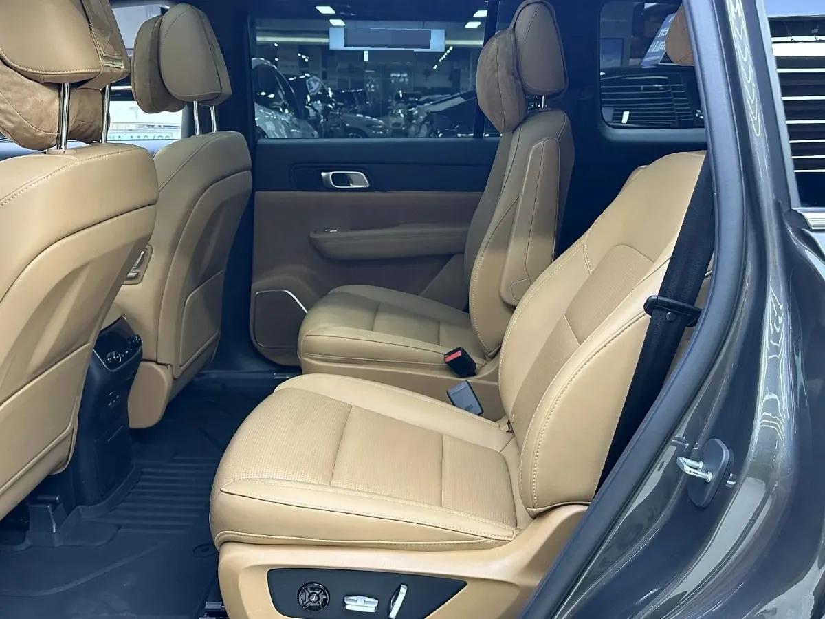 2021 Li ONE Range Extended 131HP REEV 40.5KWH,autocango,china used car exporter,china ev exporter,chinese used car exporter,chinese used ev exporter