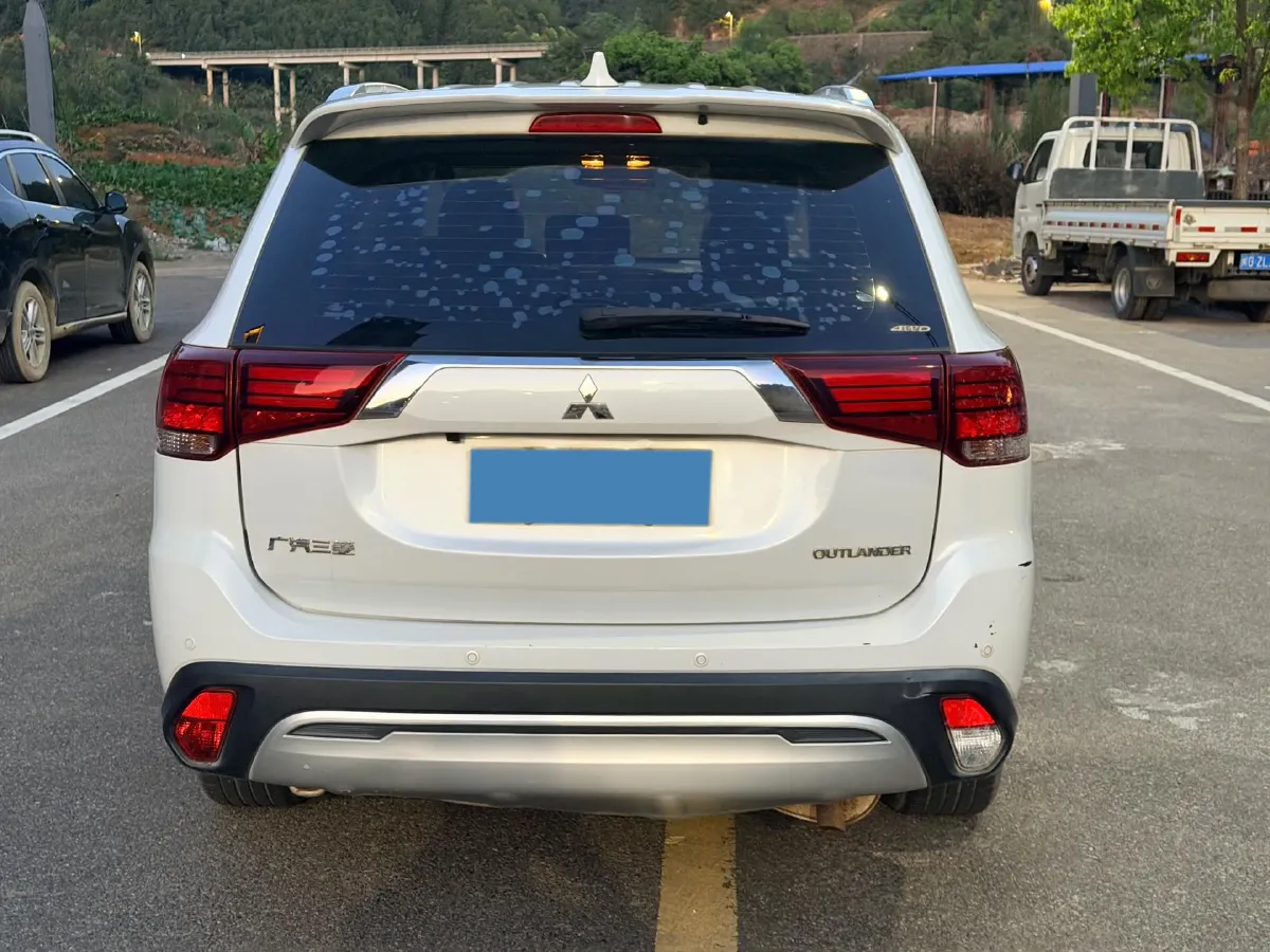 2019 Mitsubishi Outlander 2.4L 192HP L4 CVT,autocango,china used car exporter,china ev exporter,chinese used car exporter,chinese used ev exporter