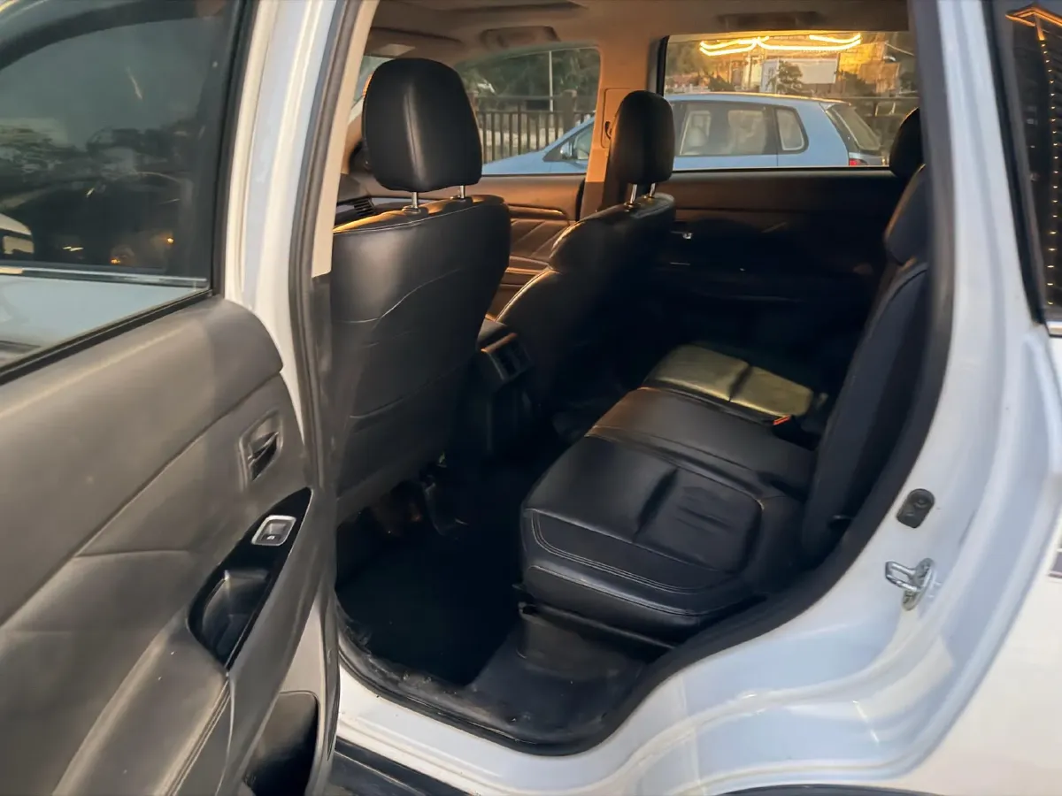 2019 Mitsubishi Outlander 2.4L 192HP L4 CVT,autocango,china used car exporter,china ev exporter,chinese used car exporter,chinese used ev exporter